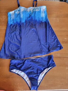 Source Unknown Blue Ombre Tankini Set